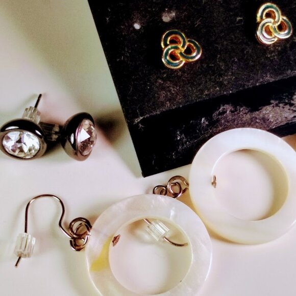SET of 4 earring assortment  2 studs + 2 dangles - Picture 1 of 4